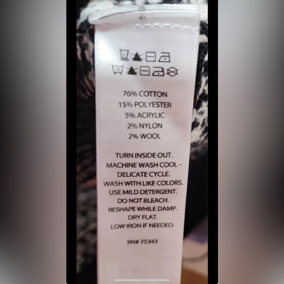 ✨ NWT London Kaye Cropped Cardigan Black & White Knit, Small ✨ - Picture 7 of 7